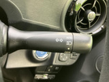 操作しやすいウインカーレバーで、安全な車線変更をサポート。直感的に操作でき、運転に集中できます。