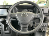 握りやすいステアリングで、快適な運転操作をサポートします。操作性にも優れており、運転疲れを軽減してくれるでしょう。