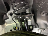 お車を安心してお乗りいただく為には、足回りの定期点検が欠かせません。サービスサポート(有償保証)では無料点検もご提供しており、安心のカーライフをお過ごしいただけるサポート体制が整っています。