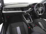 Audiのインテリアはエクステリア同様、優れたデザイン性とクオリティ、そして機能性を兼ね備えております。