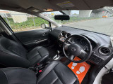 初心者の方でも安心して運転していただける視野の広さとなっております。