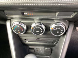 CD,DVD,USB端子、オートエアコンを装備。使い勝手に配慮した装備が充実しています。