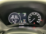 【アダプティブ・クルーズ・コントロール】予め設定した車速内でクルマが自動的に加減速。 前走車との適切な車間距離を維持しながら追従走行し、高速道路でのドライバーの疲労を軽減してくれる嬉しい機能付♪