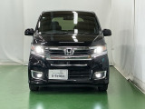 【HID】ディスチャージヘッドライトが装備されています。夜間走行時や雨の日に明るく安全に前方を照らすことが出来ます。対向車からも見えやすいので相手に接近を知らせることも出来ます。