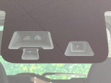 【エマージェンシーブレーキ】走行中に前方の車両等を認識し、衝突しそうな時は警報とブレーキで衝突回避と被害軽減をアシスト。より安全にドライブをお楽しみいただけます。