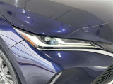 LEDヘッドライトです。デザイン性がよくとても明るいので、夜間の走行や悪天候でも安心です。しかも長寿命!