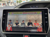 停車中には、地上デジタル放送を楽しめます。休憩時間などに、ニュースや番組をチェックしてリフレッシュできます。