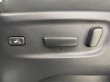 【パワーシート】スイッチ一つで簡単にシートの微調整が可能!電動だから力もいりません!快適なシートポジションにセットして、快適なドライブをお楽しみください。