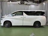 ヴェルファイア ハイブリッド 2.5 X E-Four 4WD 