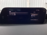 Apple Carplay・Android Auto対応!マツダ コネクト(コマンダーコントロール)でスマートフォンを操作して、通話、音楽を聴いたり、マップで目的地を調べることができます。