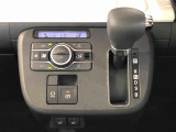 温度を設定すれば、自動で車内の温度管理をしてくれる優れものです♪ATミッションで運転楽々