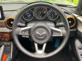 【純正革巻きステアリング】上質な革を使用することで、手にしっかり馴染みとても運転しやすいハンドルです♪