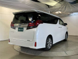 車検や点検・整備も大阪トヨペットにお任せください。お客様の快適なカーライフを長く安心サポートいたします。