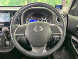 【純正革巻きステアリング】上質な革を使用することで、手にしっかり馴染みとても運転しやすいハンドルです♪