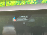 【トヨタセーフティセンス】走行中に前方の車両等を認識し、衝突しそうな時は警報とブレーキで衝突回避と被害軽減をアシスト。より安全にドライブをお楽しみいただけます。