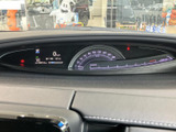 視認性の高いメーター類で、運転に必要な情報を的確に把握できます。運転に集中できる環境です。