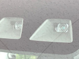 【スマートアシスト】走行中に前方の車両等を認識し、衝突しそうな時は警報とブレーキで衝突回避と被害軽減をアシスト。より安全にドライブをお楽しみいただけます。