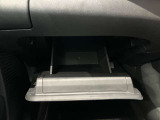 車検証入れになどにも使える便利な収納BOXあります。