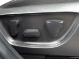 運転席はパワーシートなのでお好みのドライビングポジションに調整可能です♪