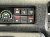 運転席/助手席シートヒーターで寒い日もすぐに温かくなり快適に過ごせます。2段階の温度調整が可能です