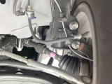 お車を安心してお乗りいただく為には、足回りの定期点検が欠かせません。サービスサポート(有償保証)では無料点検もご提供しており、安心のカーライフをお過ごしいただけるサポート体制が整っています。