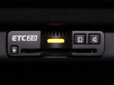 装備されていビルトインタイプのホンダ純正ETC車載器です。セットアップしてからご納車致します。ETCカードを差し込めば高速道路の出入り口ゲートを楽々通過出来ます。