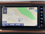 明るく見やすい地図表示で、運転中の視認性を確保。細部まで鮮明に表示されるため、初めての道でも安心して走行できます。