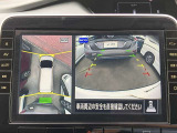 アラウンドビューモニターまるで車を真上から映したような映像で、前後左右の感覚が分かります♪車庫入れや駐車時に大活躍の機能です。
