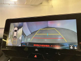 複数のカメラの映像をもとに、クルマを真上から見ているような映像をドライバーに提供し駐車をサポートする機能です。