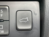 【パワーバックドア】スマートキーや運転席のボタンを押すだけでリアゲートが自動で開閉します!荷物を持っている時や、高い位置にあるバックドアを閉める際に便利な機能です♪
