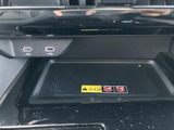 停車中にTVや動画を楽しめる機能。待ち時間や休憩時間に、リラックスしたひとときを過ごせます。快適性を高める装備です。