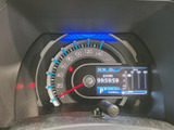 視認性の高いメーター類は、運転に必要な情報を的確に伝えます。運転に集中できる、洗練されたデザインです。