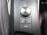 ダイヤル操作で走行モードを切り替えることでドライビングの楽しさがさらに広がる、ドライブモードセレクトです。