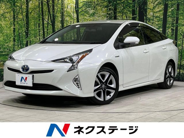 トヨタ プリウス 
