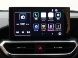 ディスプレイオーディオを装備。スマホとクルマをつなぐことで、これまでのナビに加えて、いろんなサービスが楽しめます。