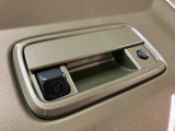バックの苦手な初心者や女性の方うれしいバックカメラ 運転席の死角になる真後ろが確認できますよ♪