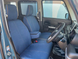 運転席シート廻りは使用感も少なく、良好な状態となっています。丁寧に使われていたことがよくわかりますね。
