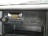 純正のAM/FMカーラジオを装備です。