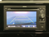 バックでの車庫入れも安心です! リアカメラが付いているバックモニター付のディスプレイ・オーディオです。操作線もついており距離感も画面から確認できます。