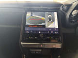 上から車両を見下ろしたような映像をナビゲーション画面に表示する「パノラミックビューモニター(床下透過表示機能付き)も搭載しています。