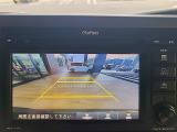 【バックカメラ(3モード)】視点を切り替えて後方を確認でき、駐車や車庫入れも安心です。