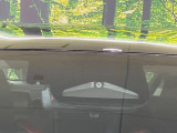 【プリクラッシュセーフティ】前方の車両等を検知し、衝突しそうな時は警報で注意を促し、ブレーキを踏む力をサポート。ブレーキを踏めなかった場合は衝突被害軽減ブレーキが作動、衝突回避をサポートします。