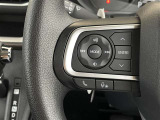 ステアリングスイッチ左側 オーディオ操作スイッチ、メーター操作スイッチ、電話スイッチ、トークスイッチ。 ハンドルから手を離さなくても操作ができます!