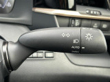 【オートライト(AUTO)】外の明るさをシステムが感知して、自動でヘッドライトが点灯します。ヘッドライトをつけ忘れを防ぐ便利機能です。