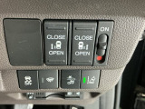 【両側パワースライドドア】です。リモコンや運転席のスイッチ操作で楽々自動開閉。
