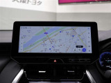 純正ナビを装備。タッチパネル式で使いやすく、お出かけもラクラクです。