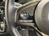 ステアリングにオーディオ操作スイッチが付いています。オーディオ画面に直接タッチしなくても操作が出来ますので、運転に集中できます。