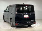 当店ではauも取り扱っております。お車と一緒にau携帯の機種変更も可能です♪また、自動車保険も取り扱っております。車の支払いと自動車保険の支払いをまとめてお支払い可能なプランもあります♪