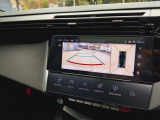 画質もばっちりきれいなバックカメラ 360度ビューで難しい駐車もサポートしてくれます。