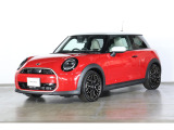 MINI NEXT勝どきでは常時約10台を屋内展示場にて展示中。天候に左右されることなくゆっくりとご覧頂けます。その他ストックヤードにも在庫がございます。ご来店の際は在庫確認の上ご来店下さいませ。